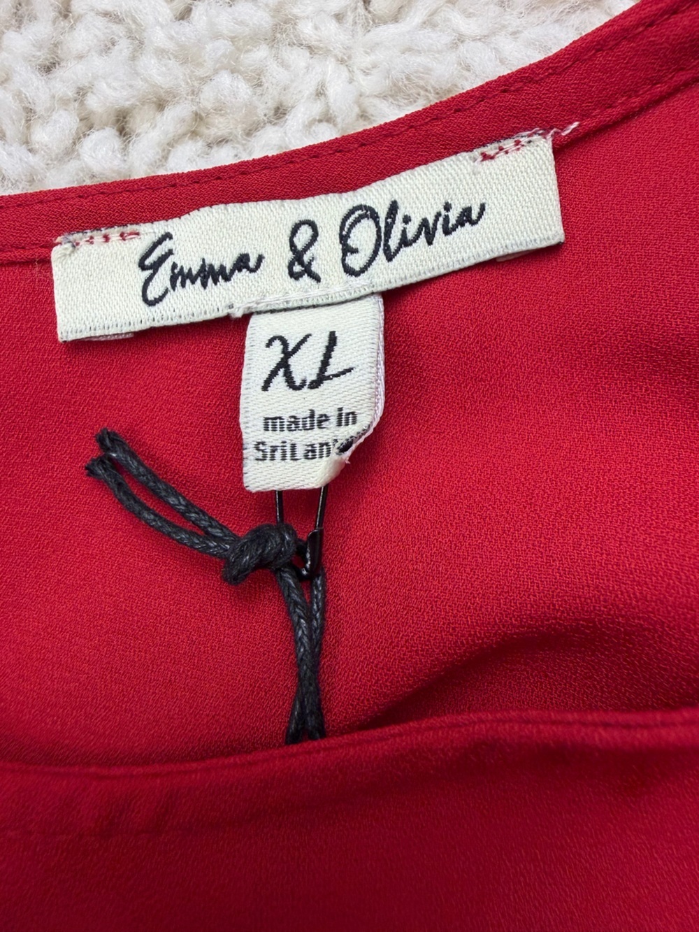 Women's XL Red Ruffle Hem Top NWT - Picture 3 of 6